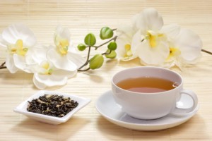 Tasse mit grünem Jasmintee